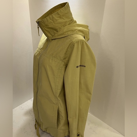 Columbia Green Utility Jacket with Hood and Adjustable Hem - Picture 7 of 16